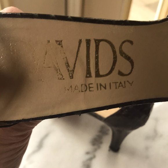 Beautiful, and ultra feminine. Purchased at David’s on Bloor. Size 6.5 - Picture 5 of 5